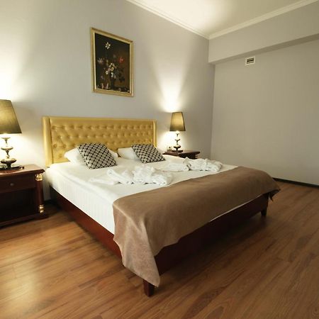 Reikartz Park Astana Ex-Royal Park Hotel & Spa מראה חיצוני תמונה