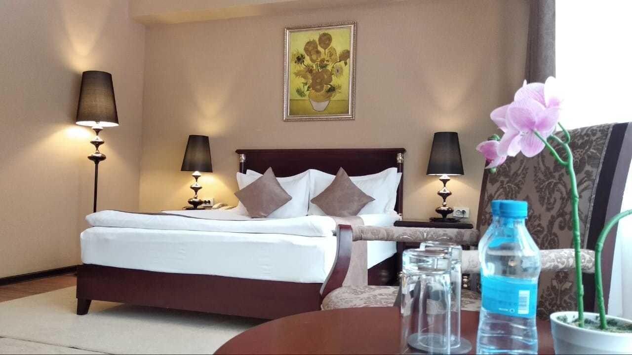 Reikartz Park Astana Ex-Royal Park Hotel & Spa מראה חיצוני תמונה