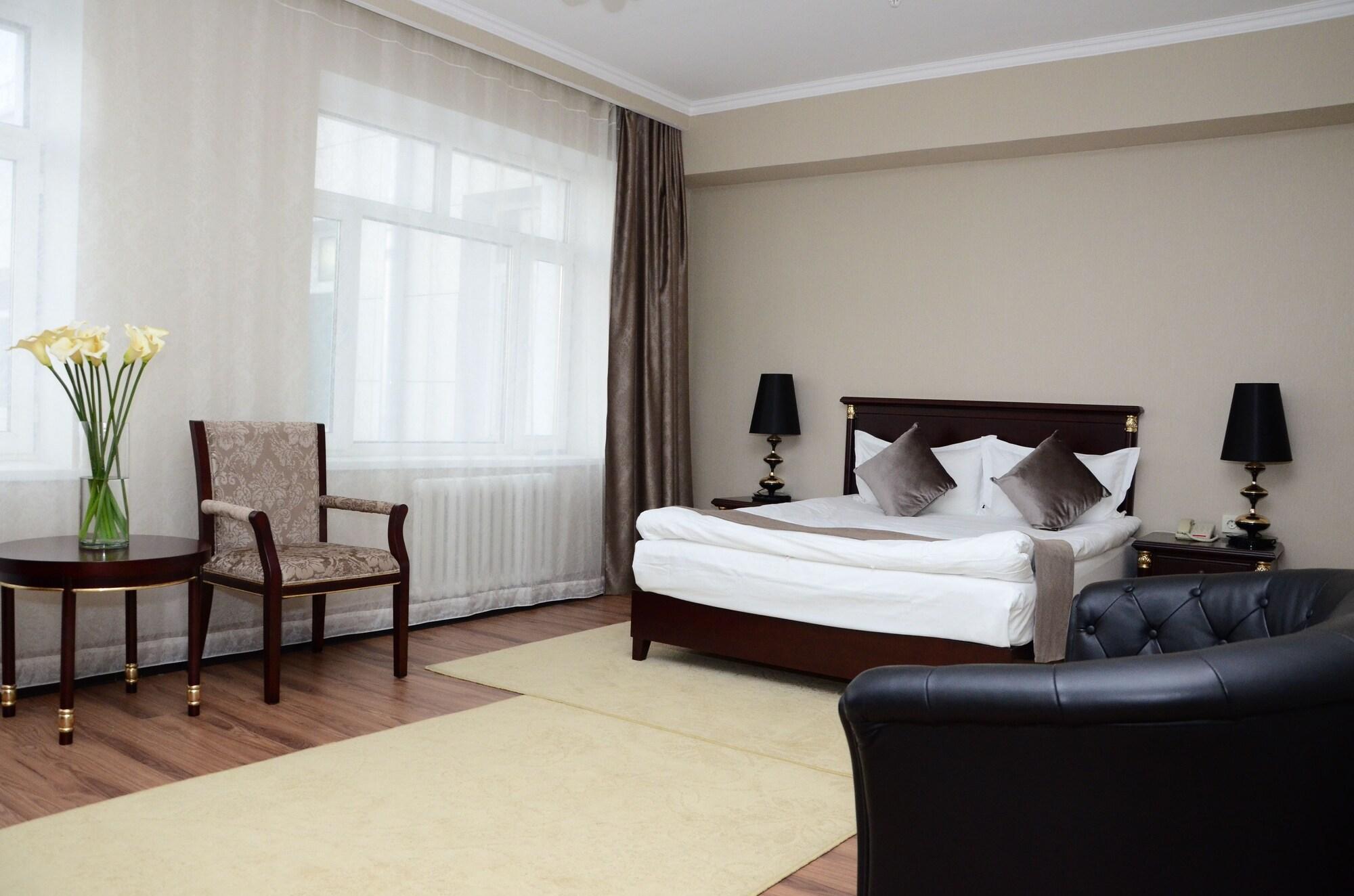 Reikartz Park Astana Ex-Royal Park Hotel & Spa מראה חיצוני תמונה