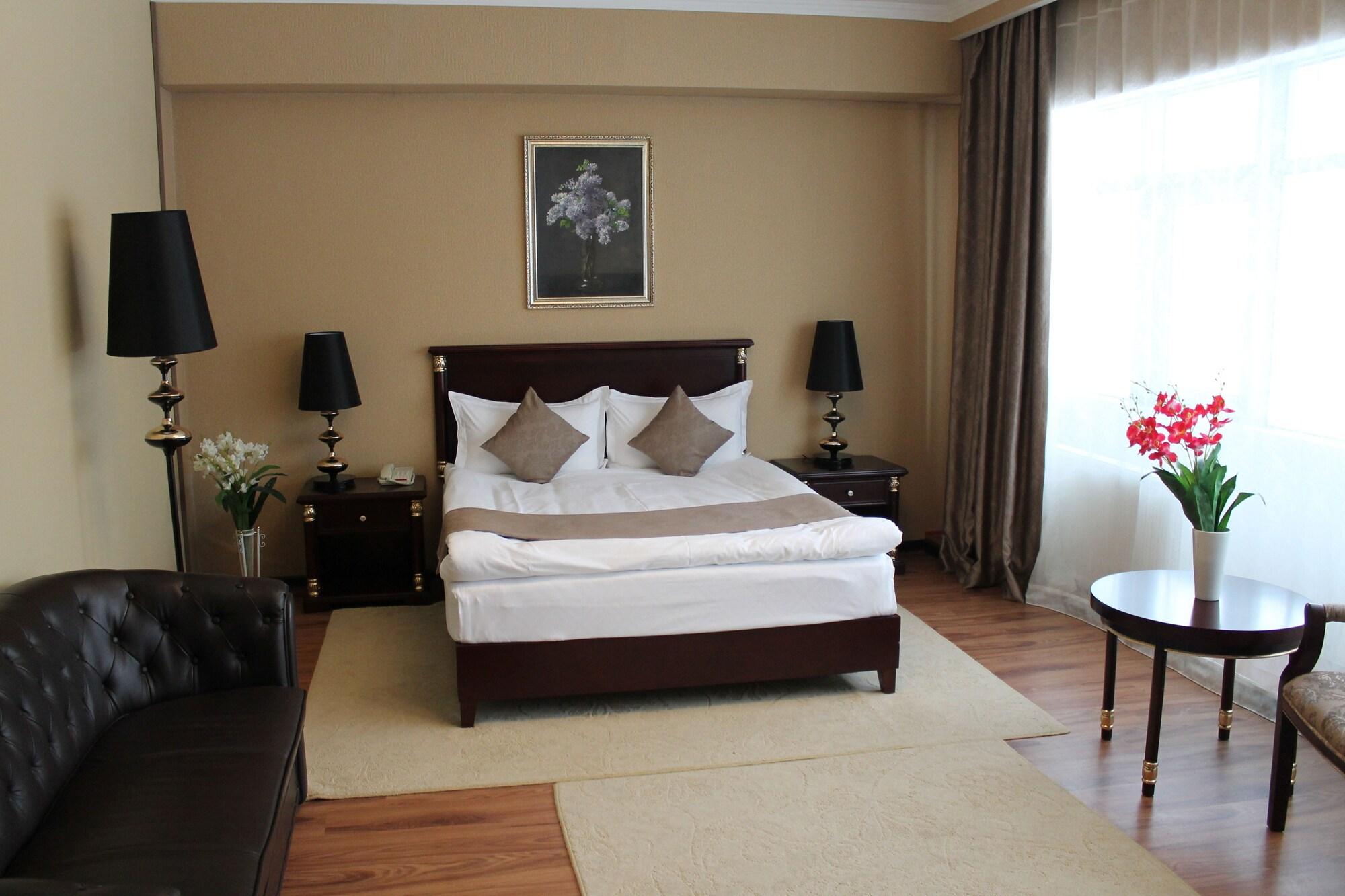 Reikartz Park Astana Ex-Royal Park Hotel & Spa מראה חיצוני תמונה