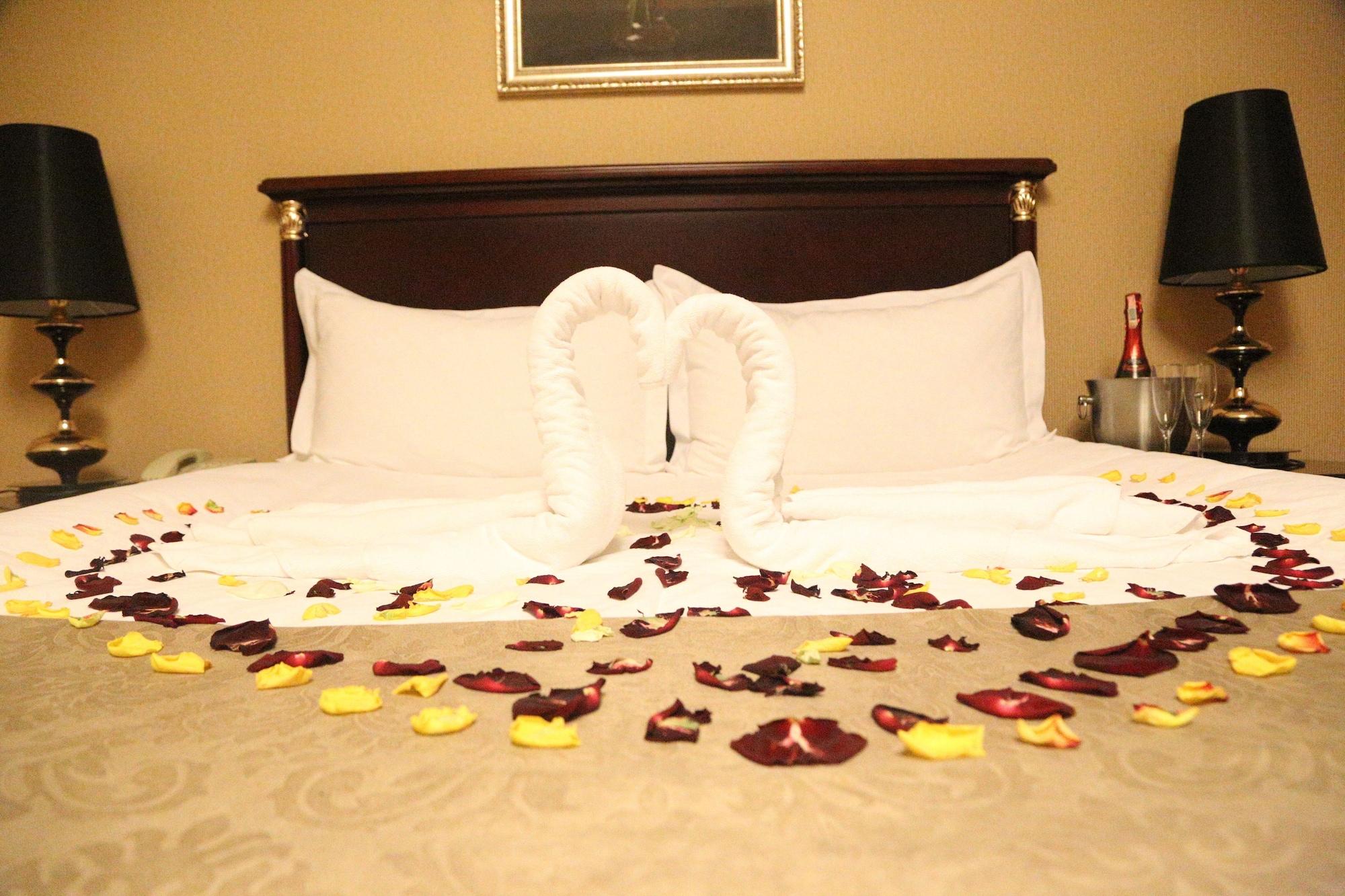 Reikartz Park Astana Ex-Royal Park Hotel & Spa מראה חיצוני תמונה