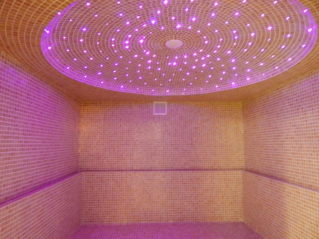 Reikartz Park Astana Ex-Royal Park Hotel & Spa מראה חיצוני תמונה