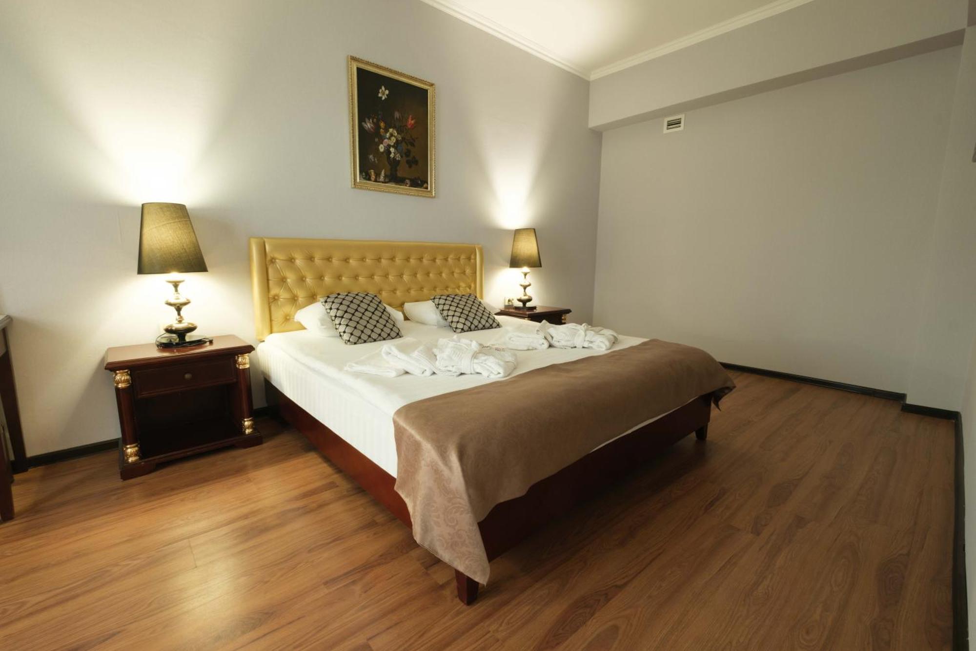 Reikartz Park Astana Ex-Royal Park Hotel & Spa מראה חיצוני תמונה