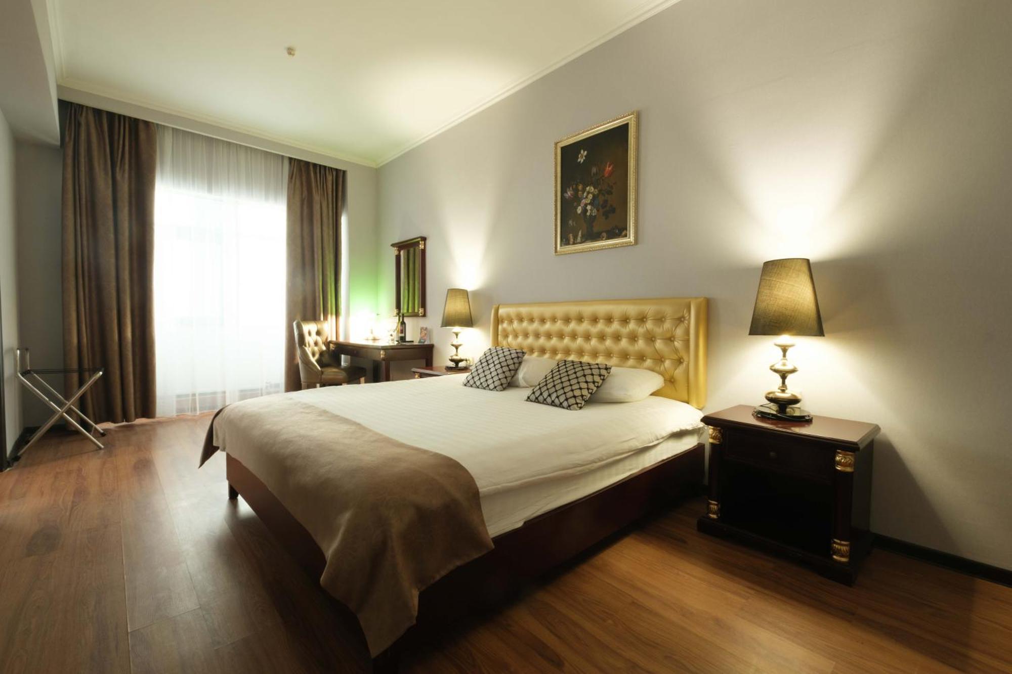 Reikartz Park Astana Ex-Royal Park Hotel & Spa מראה חיצוני תמונה