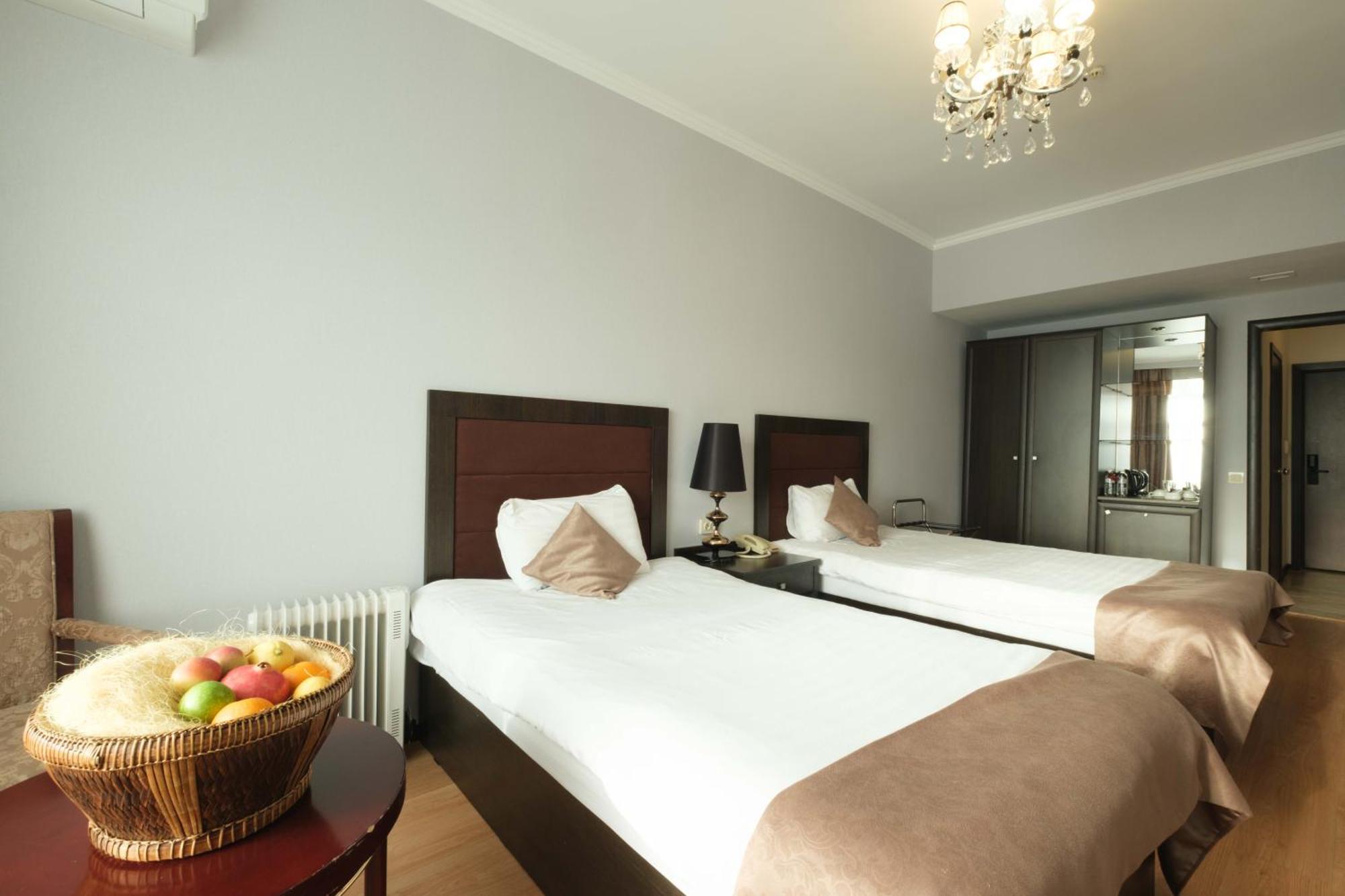Reikartz Park Astana Ex-Royal Park Hotel & Spa מראה חיצוני תמונה