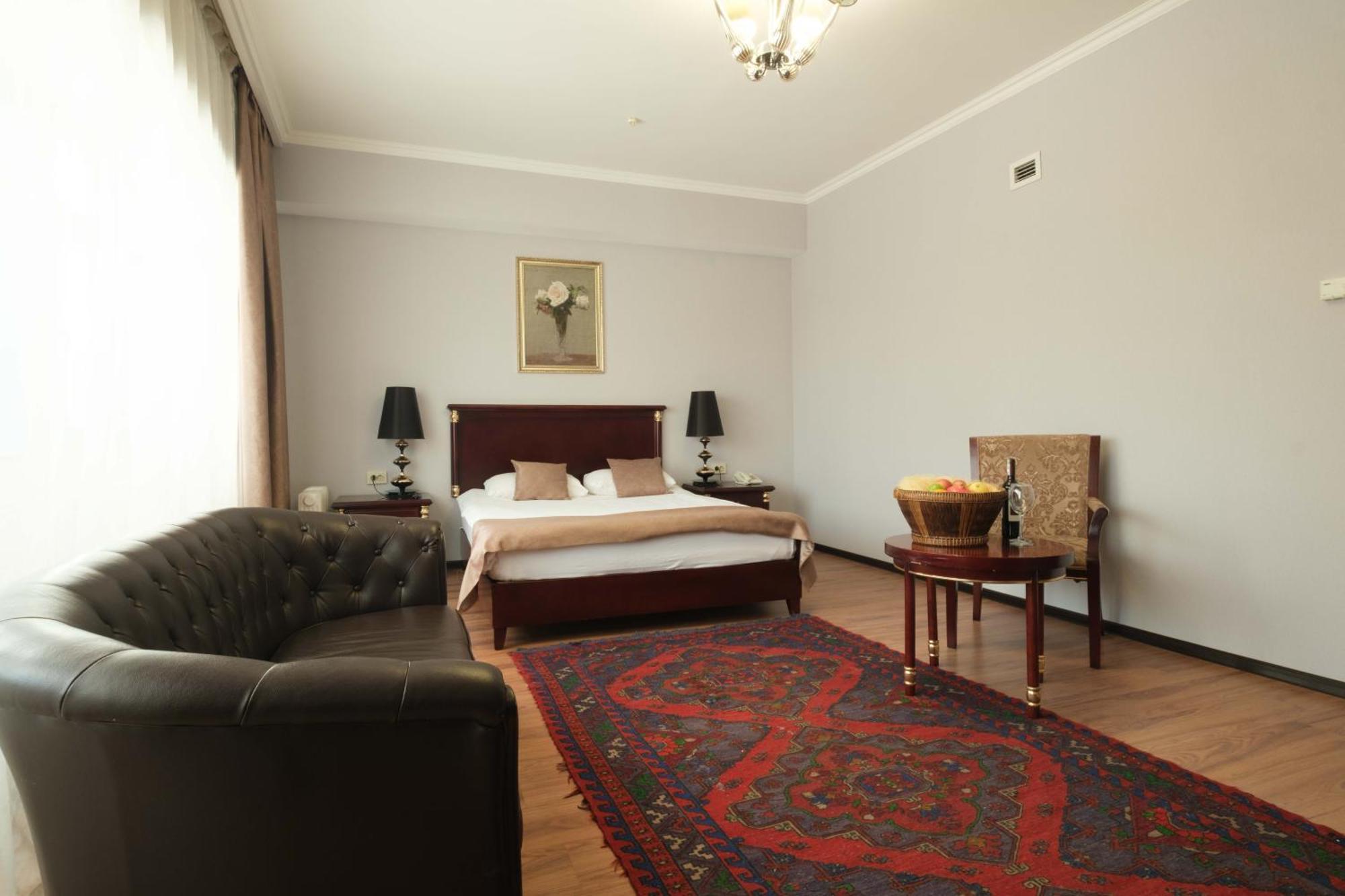 Reikartz Park Astana Ex-Royal Park Hotel & Spa מראה חיצוני תמונה