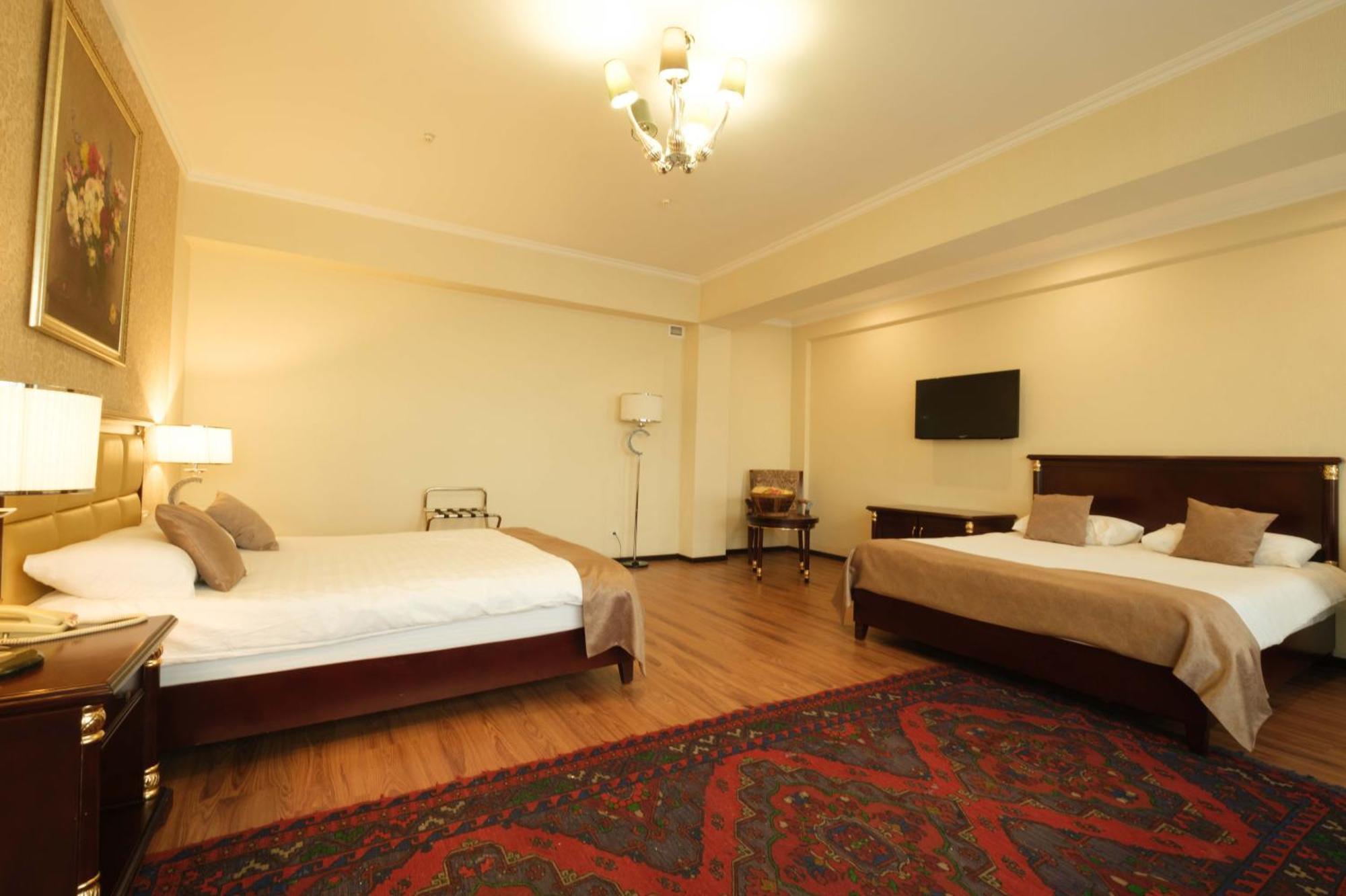 Reikartz Park Astana Ex-Royal Park Hotel & Spa מראה חיצוני תמונה
