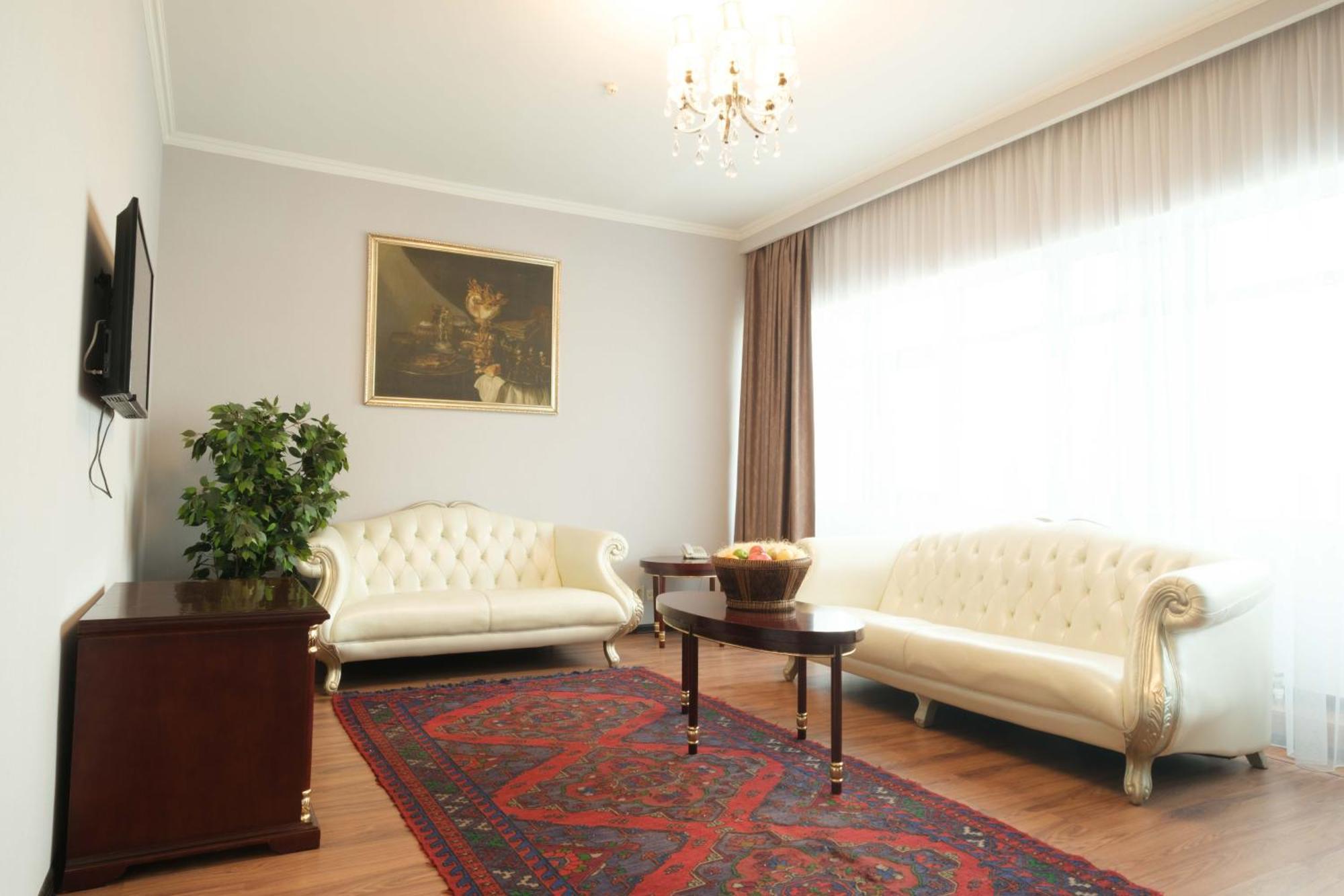 Reikartz Park Astana Ex-Royal Park Hotel & Spa מראה חיצוני תמונה
