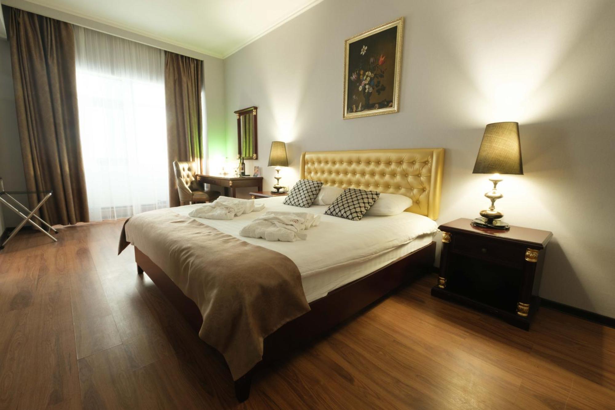 Reikartz Park Astana Ex-Royal Park Hotel & Spa מראה חיצוני תמונה
