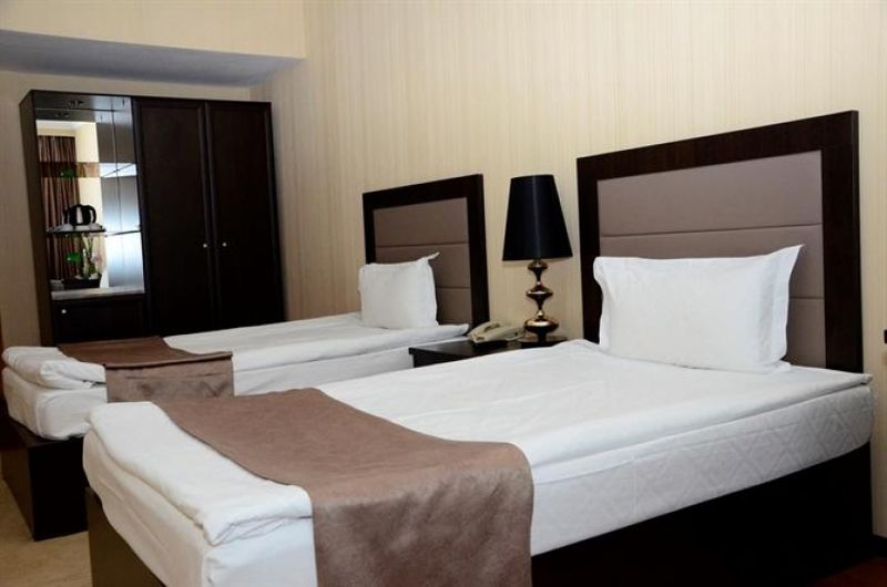 Reikartz Park Astana Ex-Royal Park Hotel & Spa מראה חיצוני תמונה