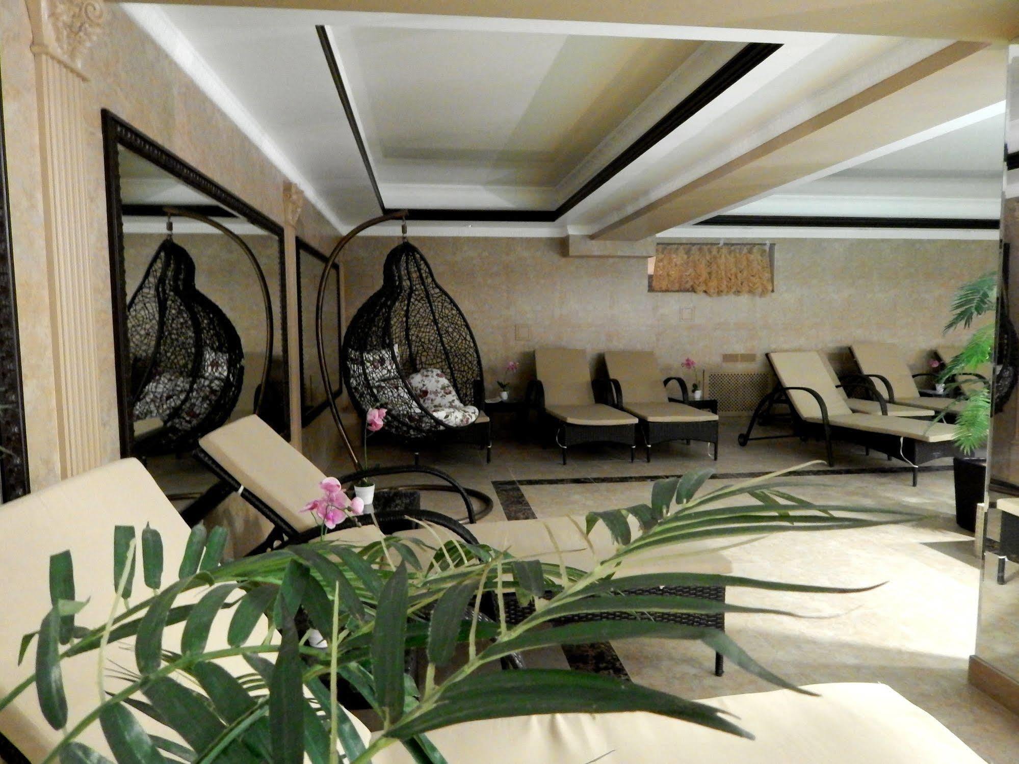 Reikartz Park Astana Ex-Royal Park Hotel & Spa מראה חיצוני תמונה