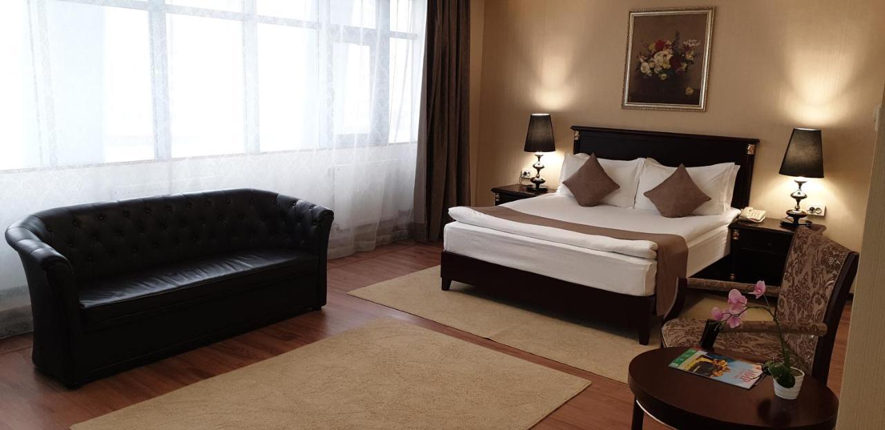 Reikartz Park Astana Ex-Royal Park Hotel & Spa מראה חיצוני תמונה